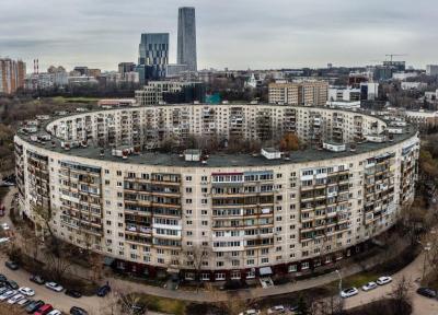 بوبلیک - یادگاری از معماری های عجیب عهد شوروی - مجموعه آپارتمان های حلقوی