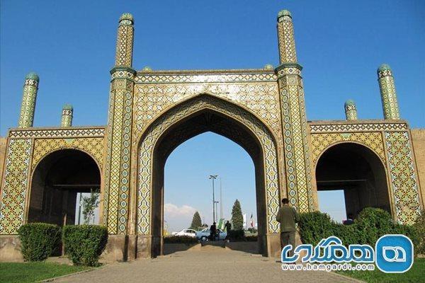 دروازه تهران قدیم یکی از جاهای دیدنی قزوین به شمار می رود