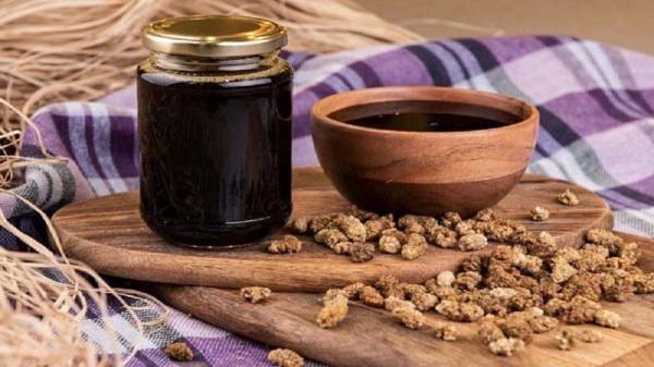 طرز تهیه شیره توت خانگی با توت تازه و خشک طرز تهیه شیره توت خانگی با توت تازه و خشک